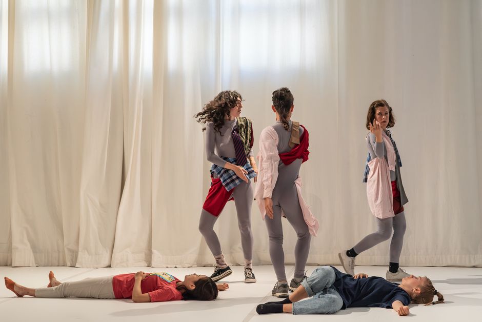 Asya Ashman „Supernumeraries“, 2023 Asya Ashman „Supernumeraries“, 2023