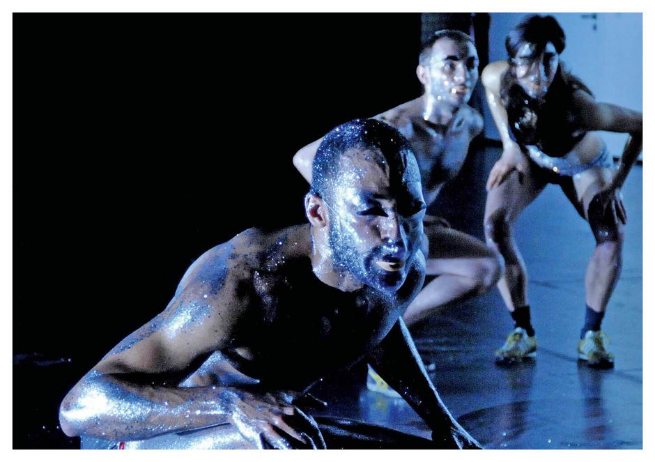 Sergiu Matis „Keep it Real”. Auf dem Bild: Maria Walser, Corey Scott-Gilbert, Sergiu Matiș, SODA WORKS 2013. Sergiu Matis „Keep it Real”. Auf dem Bild: Maria Walser, Corey Scott-Gilbert, Sergiu Matiș, SODA WORKS 2013.