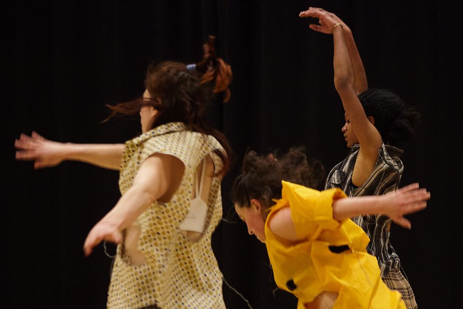 MAGMA - Valentina Menz VALENTINA MENZ MAGMA