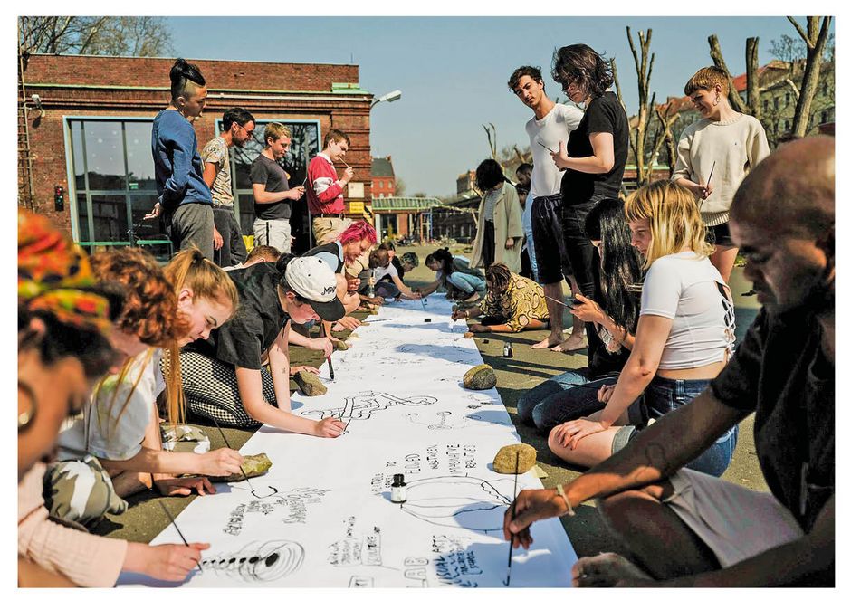 BA Tanz, Kontext, Choreographie auf dem Campus Uferstudios, 2018. BA Tanz, Kontext, Choreographie auf dem Campus Uferstudios, 2018.